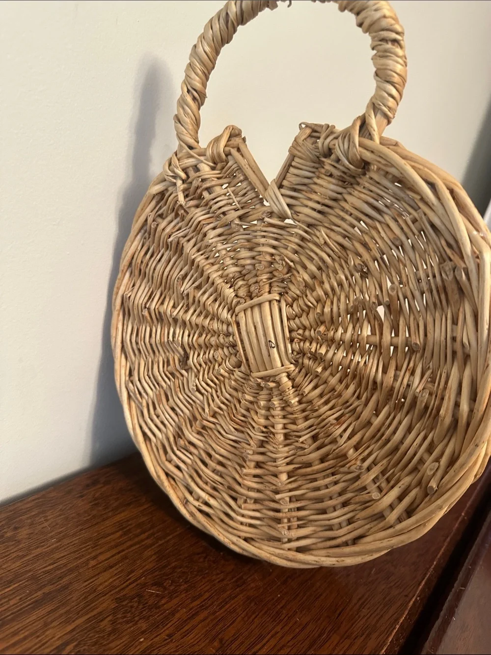 N/A round hanging